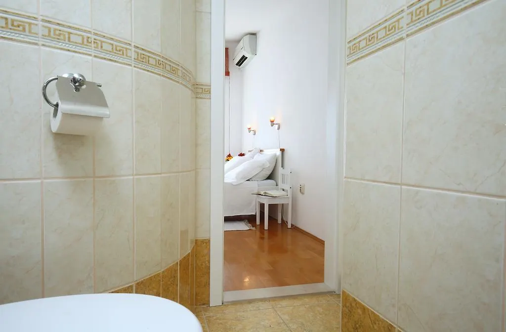 Appartamento Split On The Beach, 2 Floors & Wide Terrace