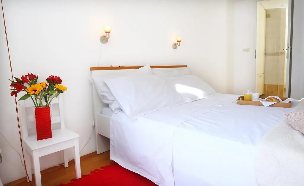 Split on the beach, 2 floors&wide terrace